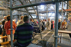 Heilige Messe auf der Baustelle (Fotro: Karl-Franz Thiede)